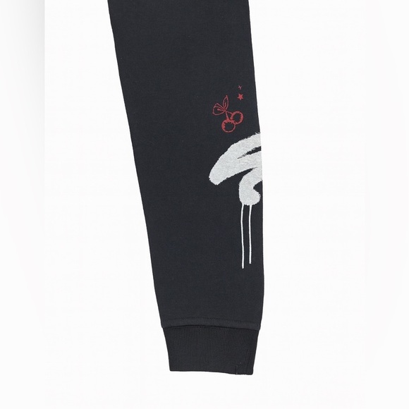 Hollister Men’s Small Size Black Long Sleeved Cotton Crewneck Graphic T-Shirt - Picture 3 of 4